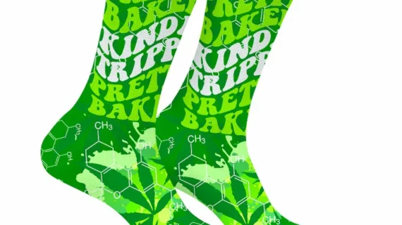 PRETTY-BAKED-GREEN-SOCKS_900x